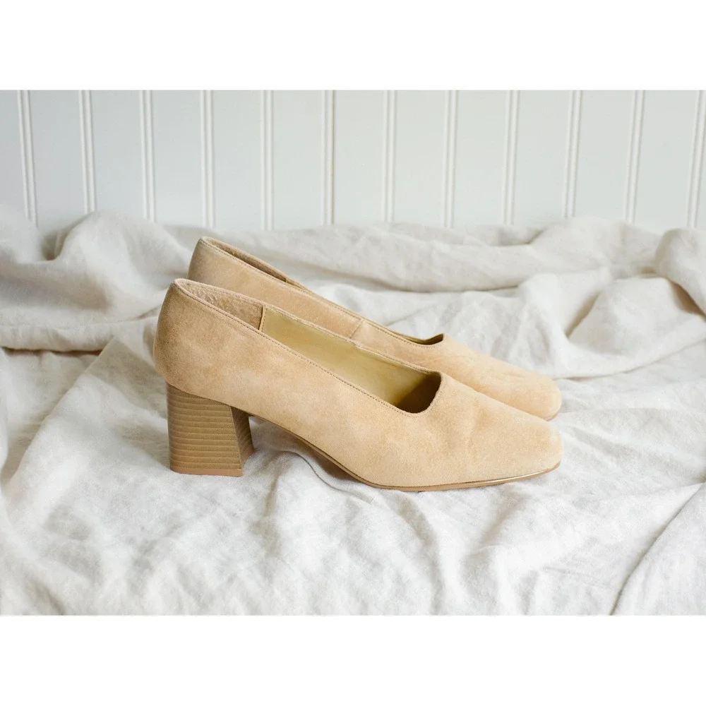 vtg Savida beige suede block heel square toe shoes size 8.5‎